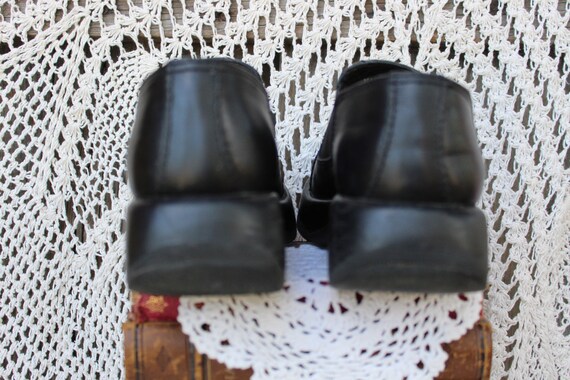 Ladies Comfy Black Platform Slip-On Loafer's - image 4