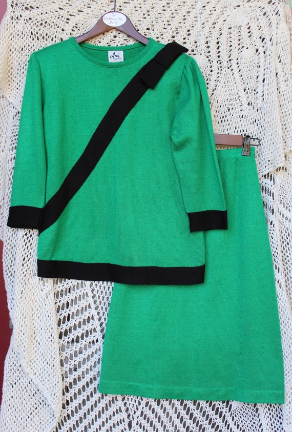 Ladies Ami Petites Green Sweater Dress, VINTG Gree