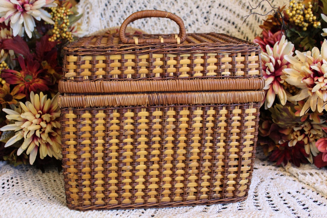 Large Wicker Sewing Chest, Basket, Picnic Basket / Vintage Wicker