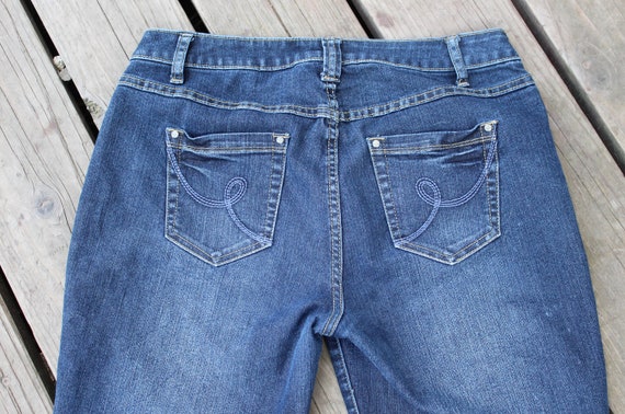 Ladies Dark Blue Long Denim Shorts / Biker Length… - image 4