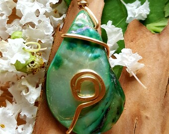Green Teardrop Spiral Necklace