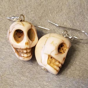 Skull earrings, Day of the Dead earrings, Halloween jewelry, medical jewelry, Anatomy gift, Anatomy jewelry