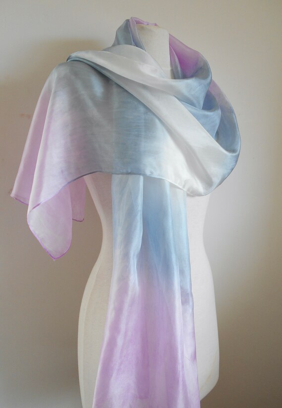 Grande écharpe en soie peinte à la main, lilas mauve, argent