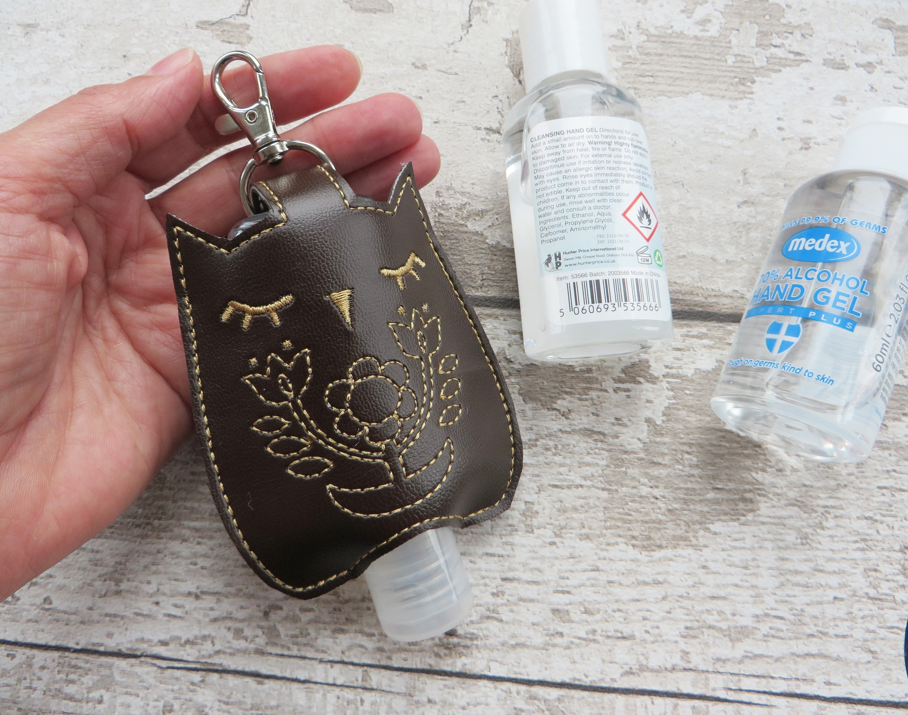 Patrón de soporte para desinfectante de manos con bordado de búho sueco, soporte  para Pocketbac, patrón de pestaña a presión, patrón de bordado a máquina  ITH 5by7, gel de alcohol - Etsy, image size:3000x2365