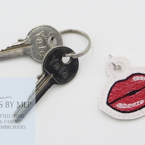 Luscious Lips Embroidery Design, Lips Charm Zipper Pull Tag, Machine Embroidery Pattern, Manually Digitized Quick Stitch Sketch, 4x4