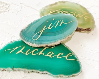 Green Agate Name Card | Agate Place Cards with Calligraphy | Hand lettered Placecards for Wedding | Geode Escort Card