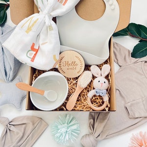 Neutral Gender Gift | Baby Shower Gift | Deluxe Baby Gift Box | 10 Piece Gift Set | Personalized Gift | Unisex | Hospital Gift Idea