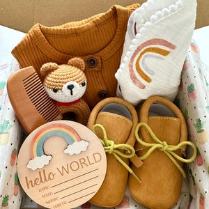 New Baby Gift Box | Baby Shower Gifts | Newborn Gift Set | New Mom Gift Basket | Baby Gift Set Gender Neutral | Gift for New Parents