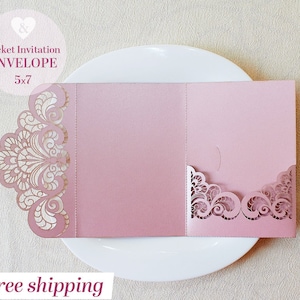 Rosa schimmernde lasergeschnittene Ziertasche, Blush Rose Hochzeitseinladung SVG, Quinceanera-Taschenvorlage, dreifach gefalteter Umschlag DIY Cricut Cameo