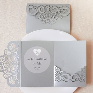 Invito a nozze in argento tagliato al laser tascabile 5x7, modello di invito ripiegabile grigio luccicante fai da te, busta ornamentale svg cricut papercut cameo