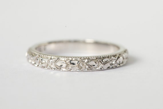 Vintage 18k White Gold Engraved Band - image 2