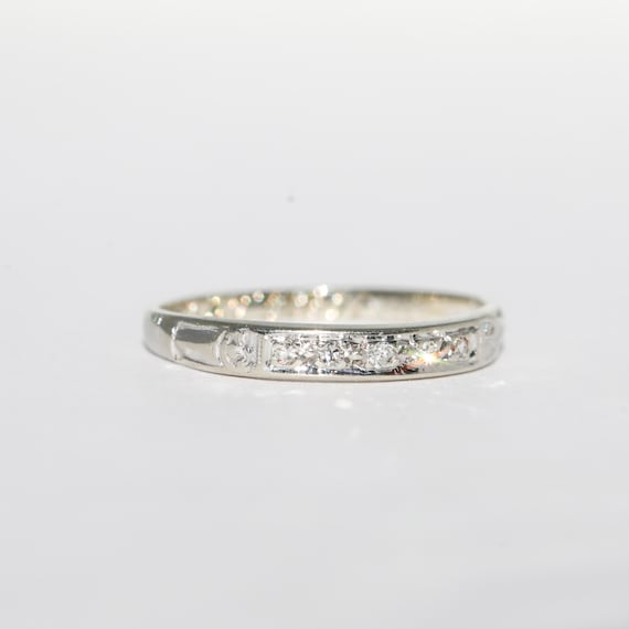 Vintage 14k White Gold Single Cut Diamond Band inscribed 8-28-37 size 4.75-5.0