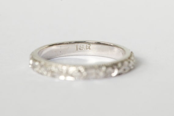 Vintage 18k White Gold Engraved Band - image 8