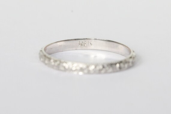 Vintage 18k White Gold Engraved Band - image 7