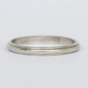 Vintage Platinum Band 6.5