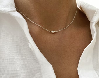 Collier en argent et une perle blanche,collier de mariage,bijoux de mariage,bijoux minimaliste avec une perle,collier femme,cadeau pour elle