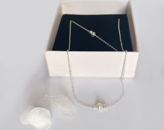 Parure de bijoux en perle blanche, parure composée d'un collier ras-de-cou et d'un bracelet en perle, bijoux de mariée, pierre de juin