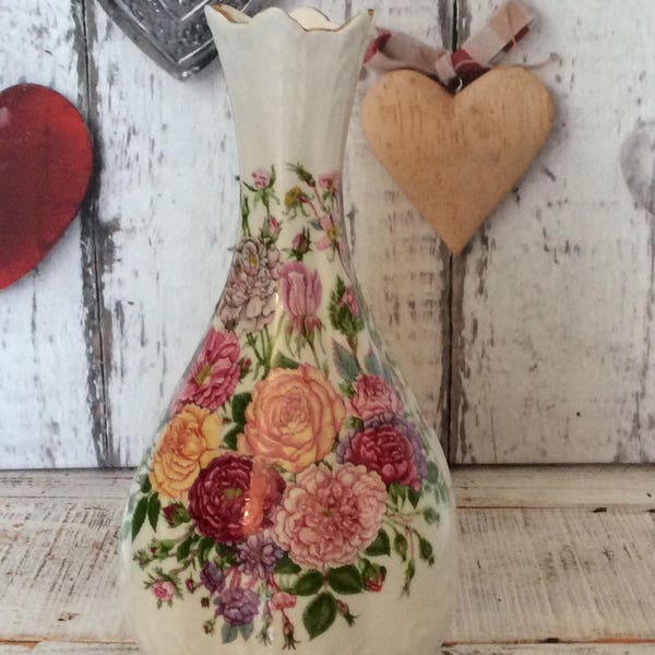 Aynsley Bud Vase. Fine Bone China. Rose Garden. Cottage Chic