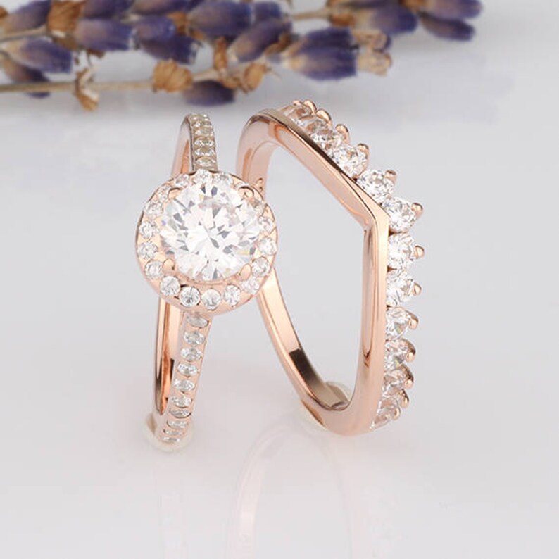 6mm Round Halo Rose Gold Wedding Set Curved Design Half Eternity Side Band Engagement Anniversary Rings Set 2 Pieces Matching Ring