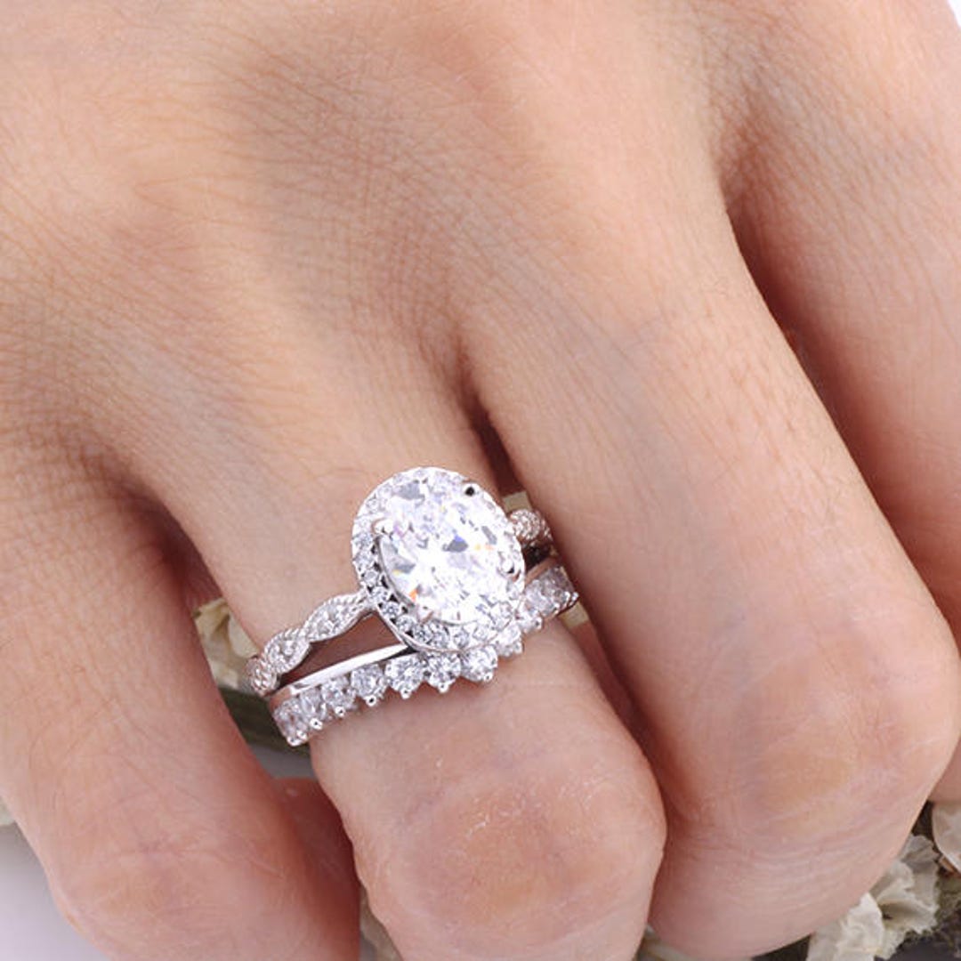 2.5carats Oval CZ Halo Silver Ring Set / Curved Design Half - Etsy
