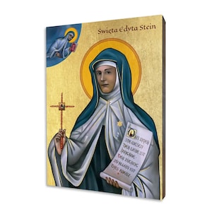 Puede incluir: Un icono religioso que representa a Santa Edith Stein, monja y filósofa católica. El icono está pintado en un estilo tradicional con fondo dorado y presenta un retrato de Santa Edith Stein sosteniendo un rollo con el texto "Das Immer Ste Wesen Der Liebe Ist HinGabe Der Zugang Zu Allem Ist Das Kreuz."