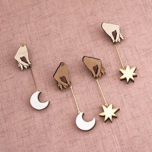 Hey Moon Dreamers Drop Earrings GOLD / PEARL image 3