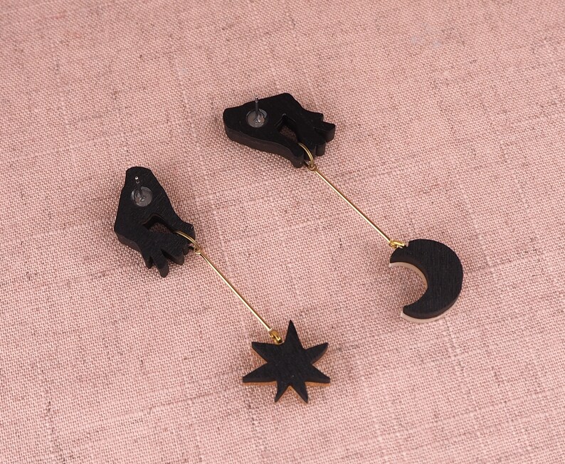 Hey Moon Dreamers Drop Earrings GOLD / PEARL image 4