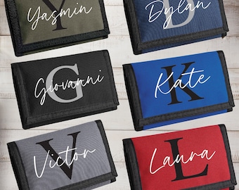 Portafoglio personalizzato per bambini: con iniziale del nome personalizzabile, porta monete e carte, accessorio ideale per le gite scolastiche.