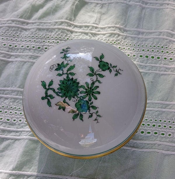 Bonbonière en Véritable Porcelaine Autrichienne