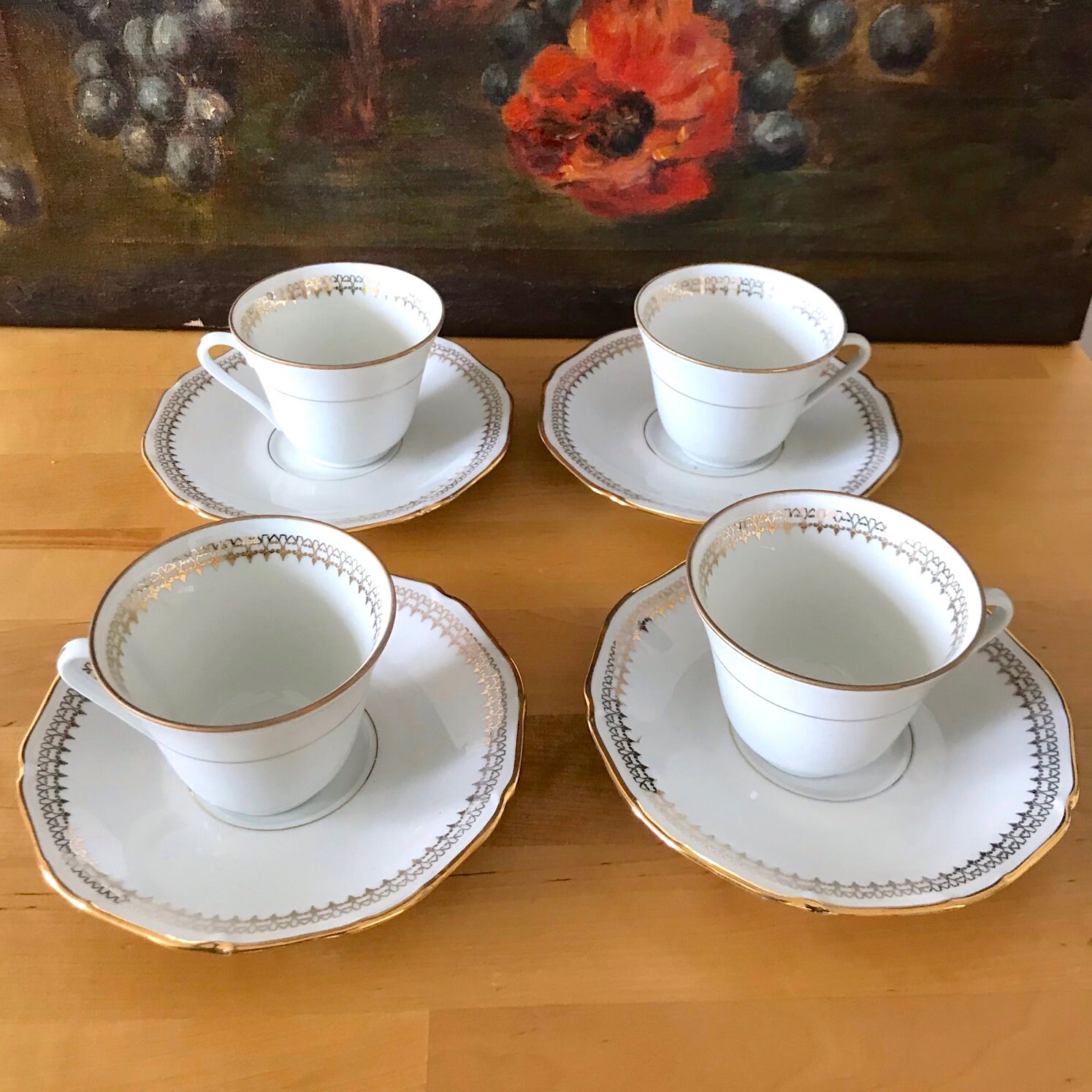 4 Tasses et Soucoupes en Porcelaine de Sologne, L'archevêque