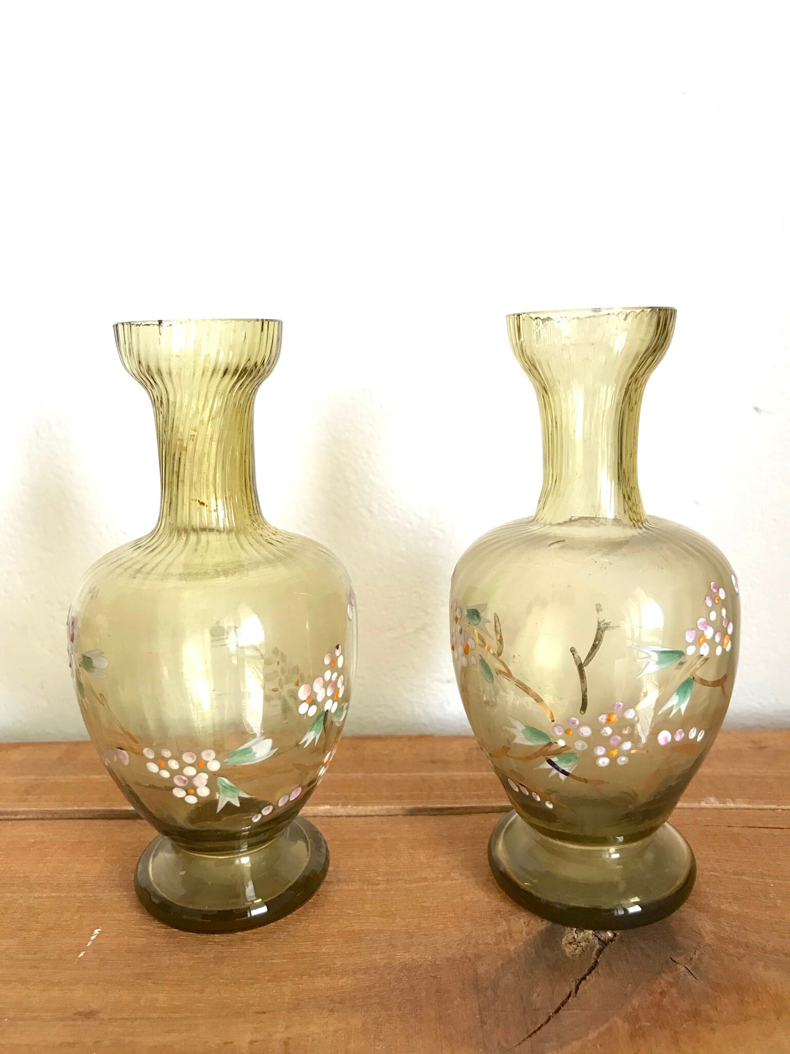 Paire de Vases en Verre Emaillé