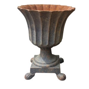 tuinvaas plantenbak antiek Frans landgoed vaas ca 1900 art nouveau frankrijk gietijzeren jardiniere, Campana outdoor Planter with Claw Feet
