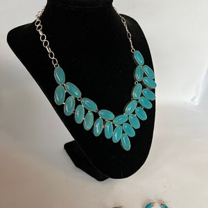 Sieraden set Turkoois met laag zilver bestaande uit oorbellen en verstelbare ketting boho ibiza beach set gala set