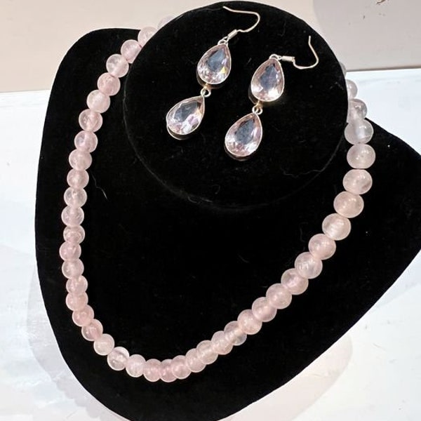 rosequartz Ketting edelsteen beads Sieraden set, rozenkwarts met daarbij een paar 925/1000 zilveren oorbellen met facetgeslepen roze topaas.