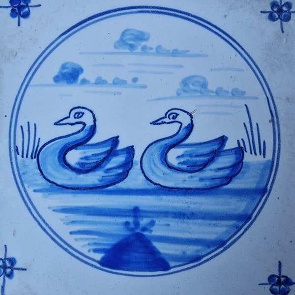 antique dutch delft circle tile swans blue delft tile  TEGEL cirkeltegel, ca 1900