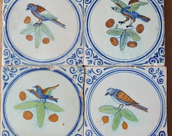 アンティーク オランダ デルフト タイル 4 枚、多色鳥、牛頭モチーフ
