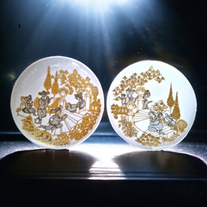 Bjorn Wiinblad Rosenthal Studio-linie a pair of Vintage Classic Rose Serenade 2 wall plates - Gold Plated Hand Painted bord plate porcelain