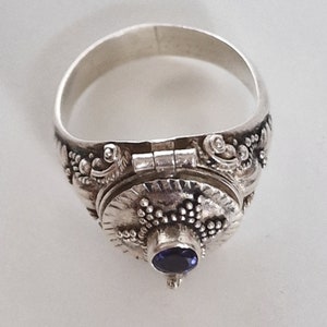 Geheimes Gift oder Pillen Siegel alter Ring mit Geheimaufbewahrungsfach, 925er Sterlingsilber mit Amethyst- Edelstein, Größe 18,5 925/1000