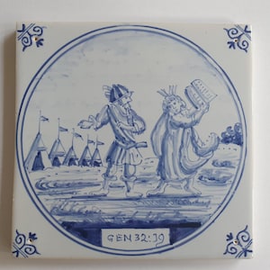 Antieke tegel met Bijbelse voorstelling  ca 1970 in ossekophoek, antique dutch delft blue tile bible