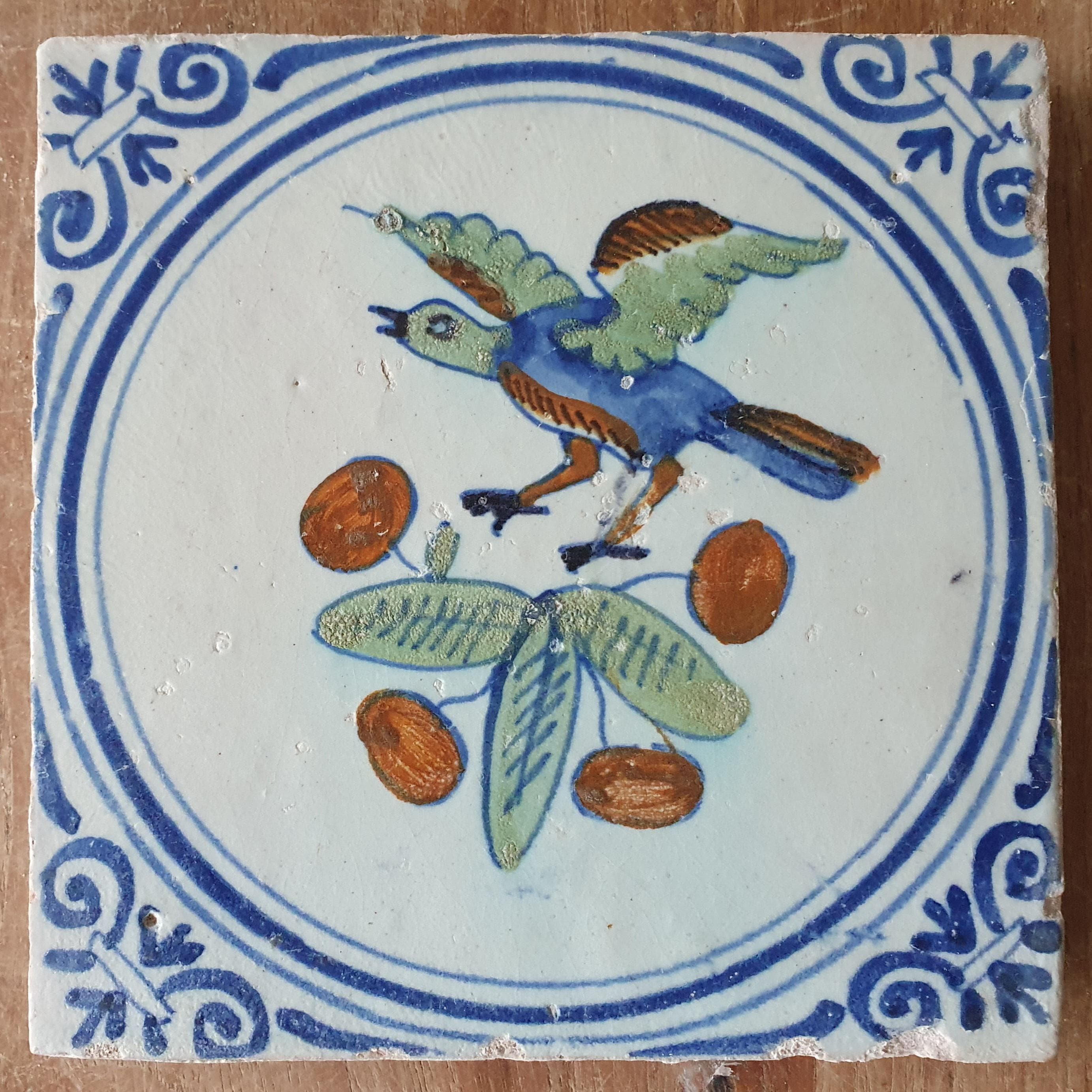 アンティーク オランダ デルフト タイル 4 枚、多色鳥、牛頭モチーフ