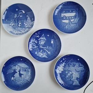 Bing and grondahl, 5 christmas plates,  numbered marked plates, Danmark, scandinavian  royal copenhagen, using both for decoration or table