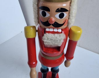 Cascanueces antiguo de madera de los Montes Metálicos, decoración navideña pintada a mano (34 cm, años 20)