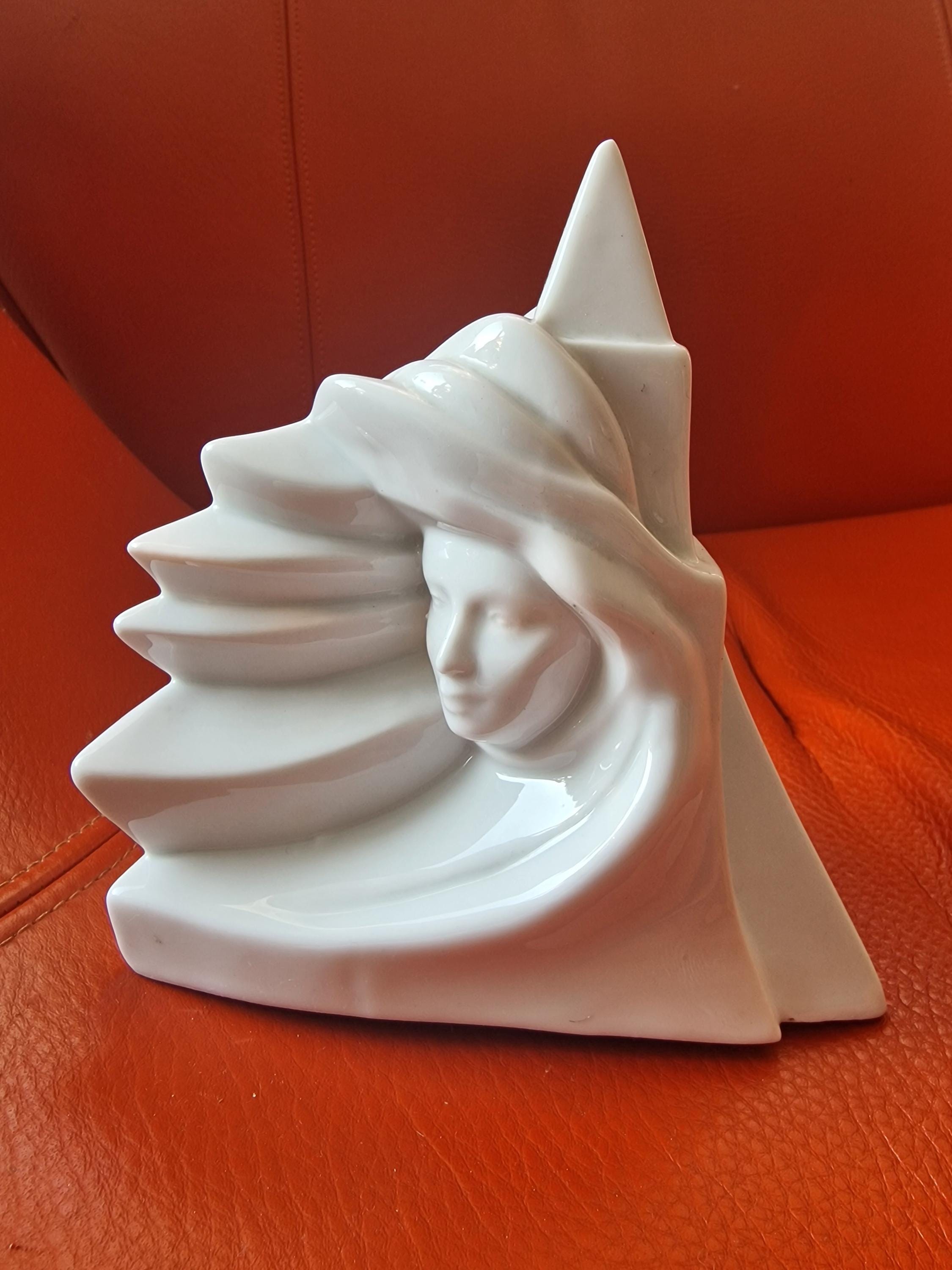 Porcelain Sculpture “Palamós, Paradís de la Vela” Joan Abras – signed - White Modernist 80s Art Deco Style, minimal interior coastal retreat