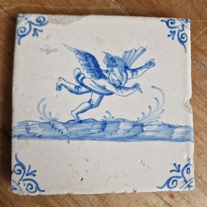 ICARUS, 17th mythoLogical tile dutch delft tegel Icarus - gedateerd 1640-1650, zeldzaam, Exclusief Nederlands antiek - 17e eeuw
