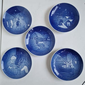 Bing and grondahl, 5 christmas plates,  numbered marked plates, Danmark, scandinavian  royal copenhagen, using both for decoration or table