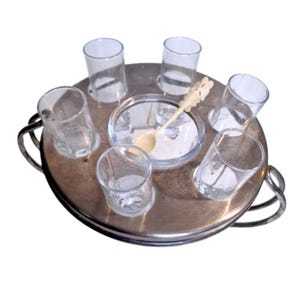 caviar old vodka wodka kaviaar server. vintage, with special kaviar spoon 6 drink shot glasses, bowl and ice compartiment authentic