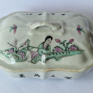 antieke chinese soap box famille rose, tongzhi, republic, 19e eeuw china Signed Chinese Late Qing Dynasty / Guangxu Porcelain Bowl