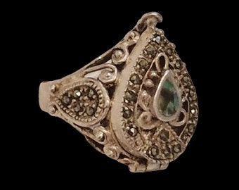 Geheimer Gift oder Pillen Siegelring, Mysteriöser alter Ring mit geheimem Aufbewahrungsfach, 925er Silber, gemarkt, Mit Markasit und Albalone besetzt, Vergif