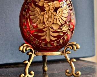 Fabergé - Ruby Red Crystal Collector Egg Fabergé - Kristal, Vergulde voet, wapenschild, doubleheaded eagle coat of arms, impressive