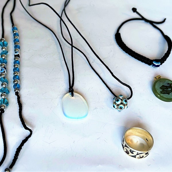 Conjunto de joyas masculinas boho beach ibiza gentlemen incluyendo un anillo tribal de plata. hermosos ojos de protección plateada. amuleto protector para los ojos